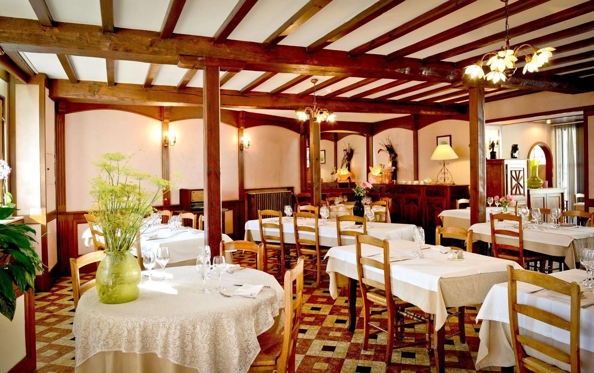 Logis Chez Germaine Hotel Geus-d'Oloron Exterior photo